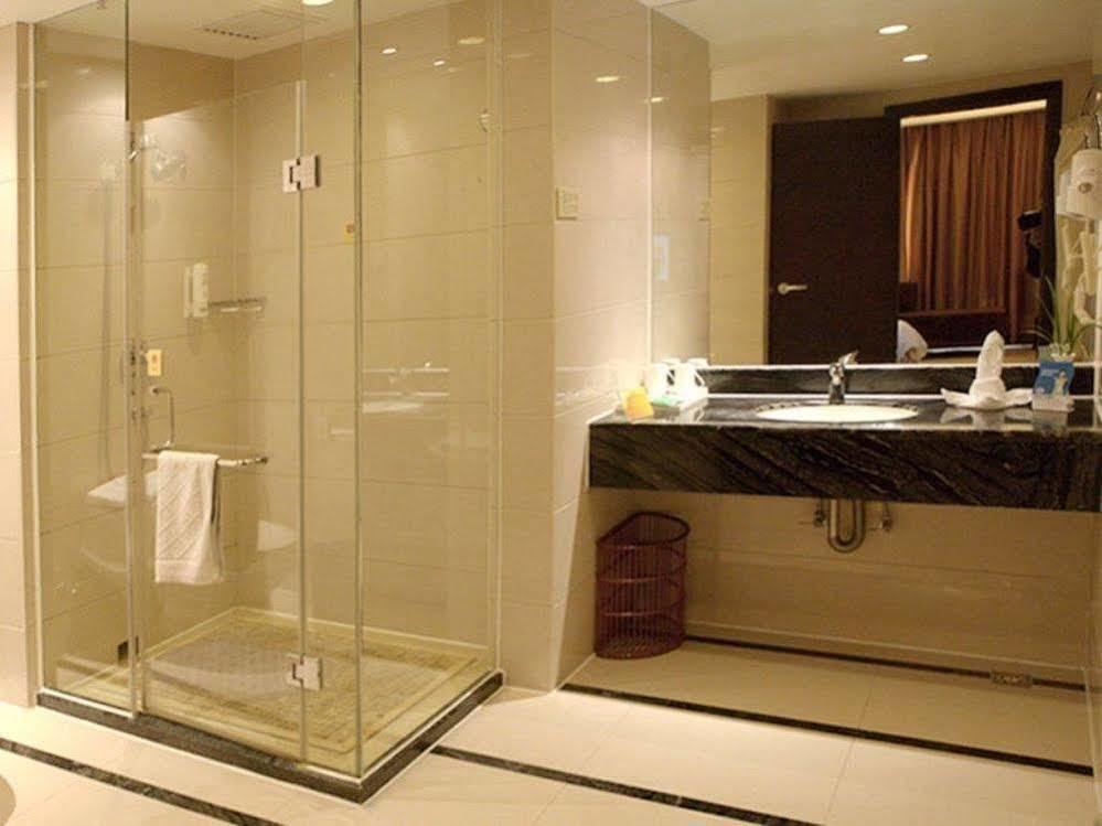 פנגואנג Phoenix Grand Hotel מראה חיצוני תמונה