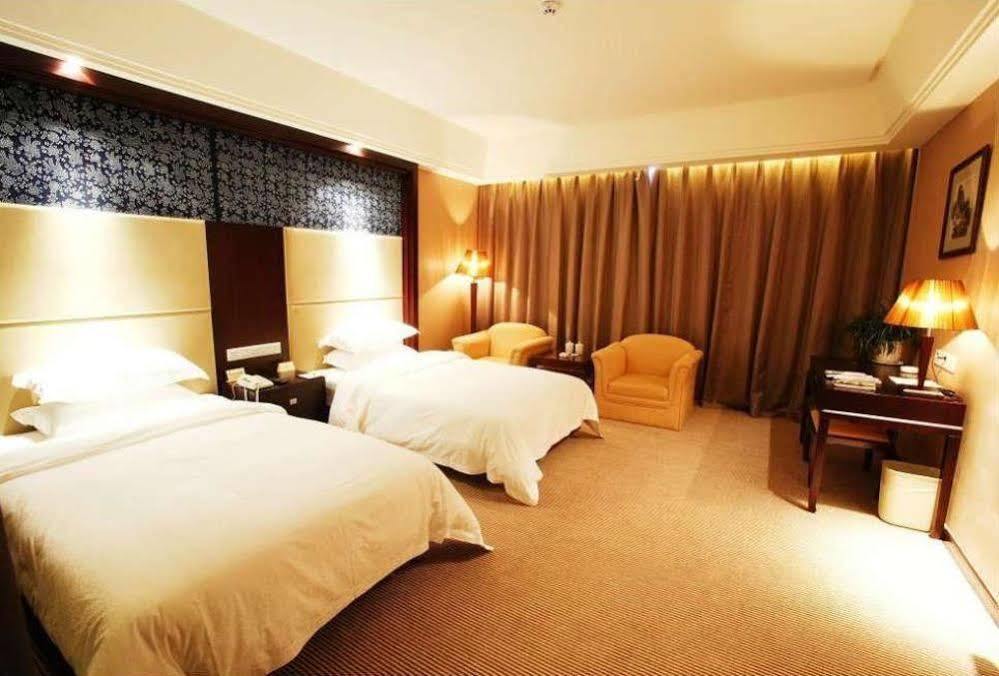 פנגואנג Phoenix Grand Hotel מראה חיצוני תמונה
