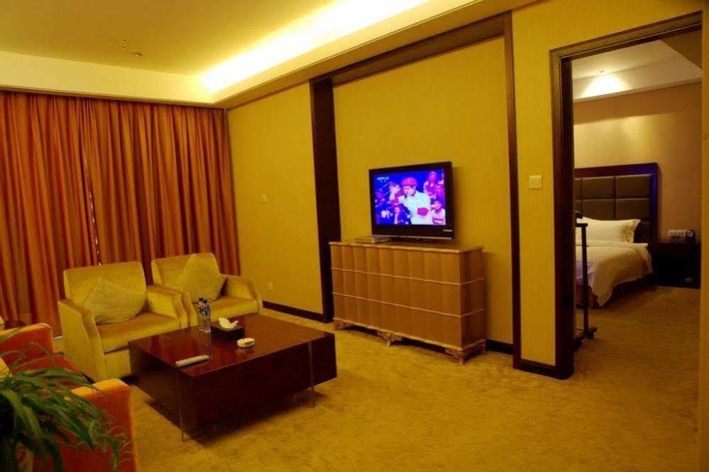 פנגואנג Phoenix Grand Hotel מראה חיצוני תמונה