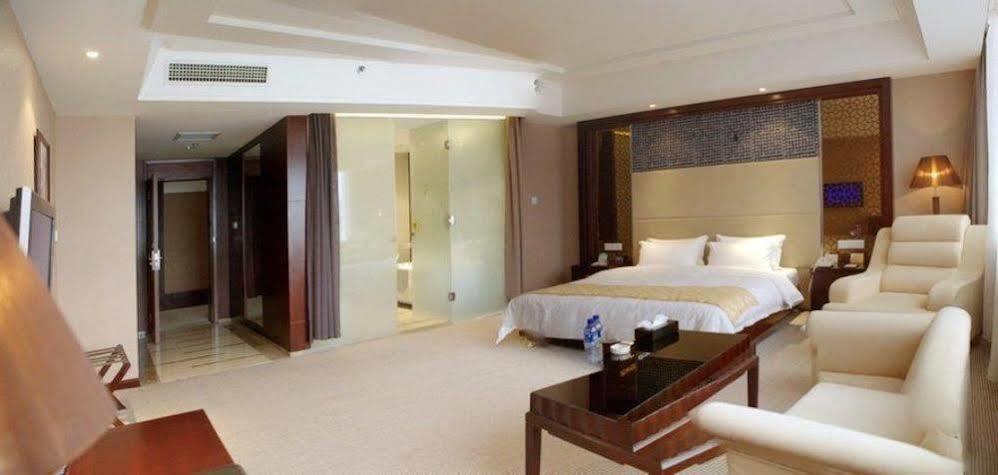 פנגואנג Phoenix Grand Hotel מראה חיצוני תמונה